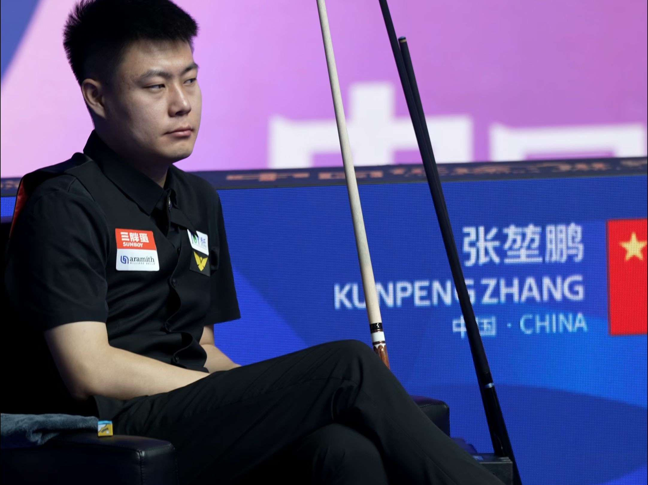 球在国际舞 球在国际舞